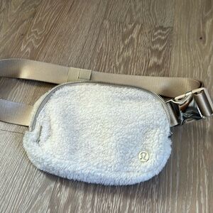 Lululemon bag